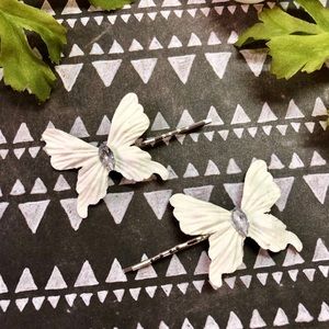 White Butterfly with Rhinestone on Silver Bobby-pins / Hair Clips